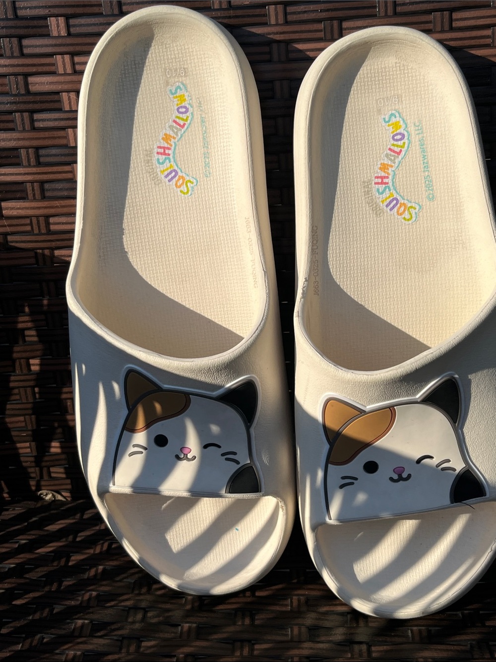 Squishmallow Cream Cat Slide Sandals with Calico Cat Accent - Picture 5 of 5